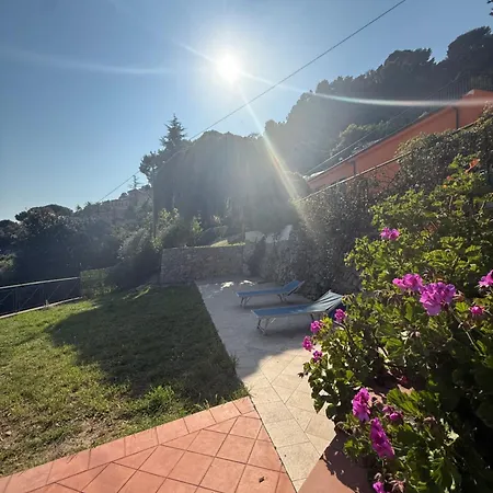 Κατάλυμα σε φάρμα Un Mare Di Fiori Βεντιμίλια