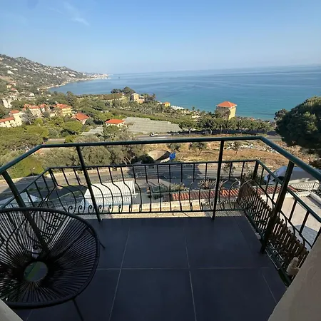 Un Mare Di Fiori Вентимилья