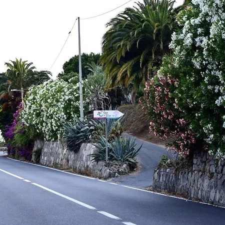 Un Mare Di Fiori Farm stay