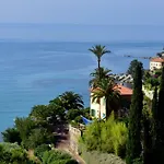 Un Mare Di Fiori 팜스테이 *