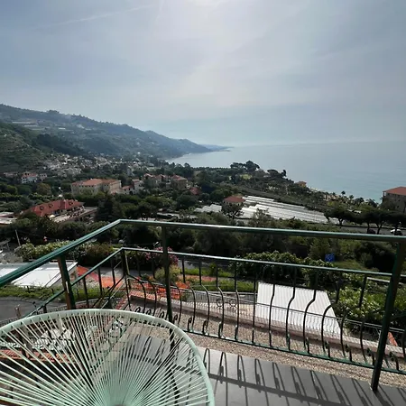 Un Mare Di Fiori ヴェンティミーリア