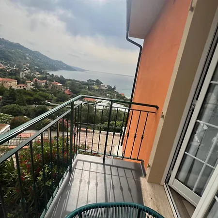 Un Mare Di Fiori ファームステイ ヴェンティミーリア