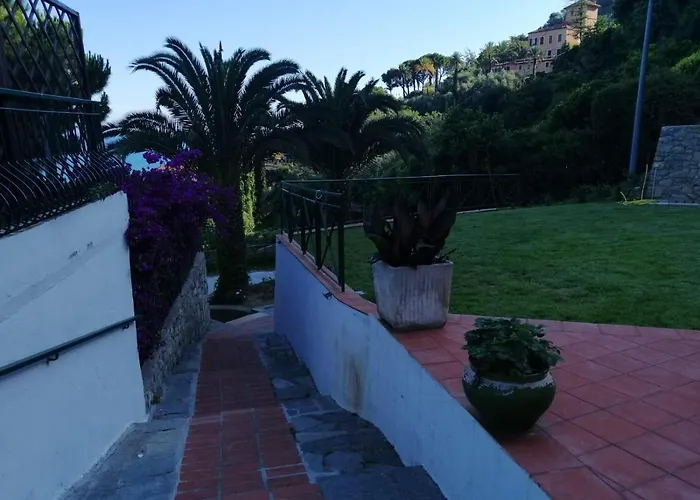 Un Mare Di Fiori Βεντιμίλια