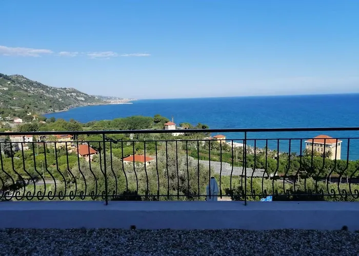 Un Mare Di Fiori Βεντιμίλια